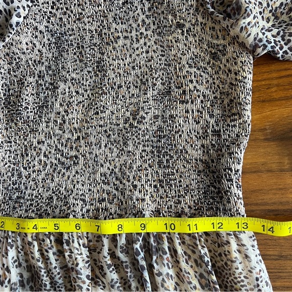 Monique Lhuillier Leopard Animal Print Chiffon Smocked Dress Sz 4 - Picture 13 of 14